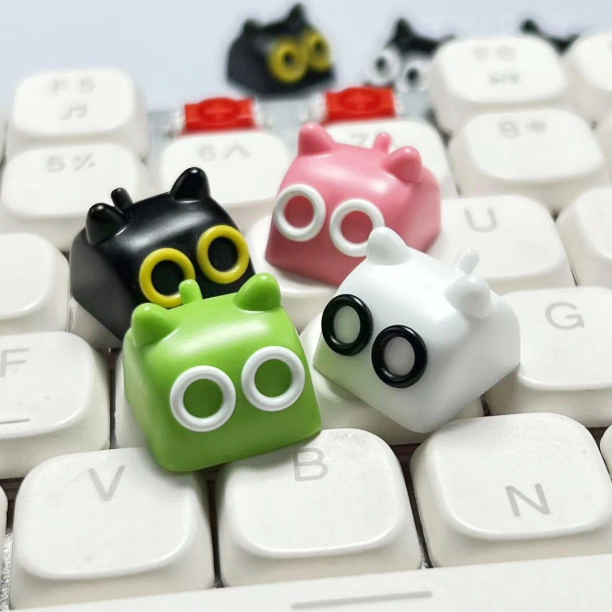 Anime Cute Little Cat Keycap Cartoon Cat Personalized Resin Kawaii Cartoon Girl MX Switch Keycaps Creative Keyboard Caps