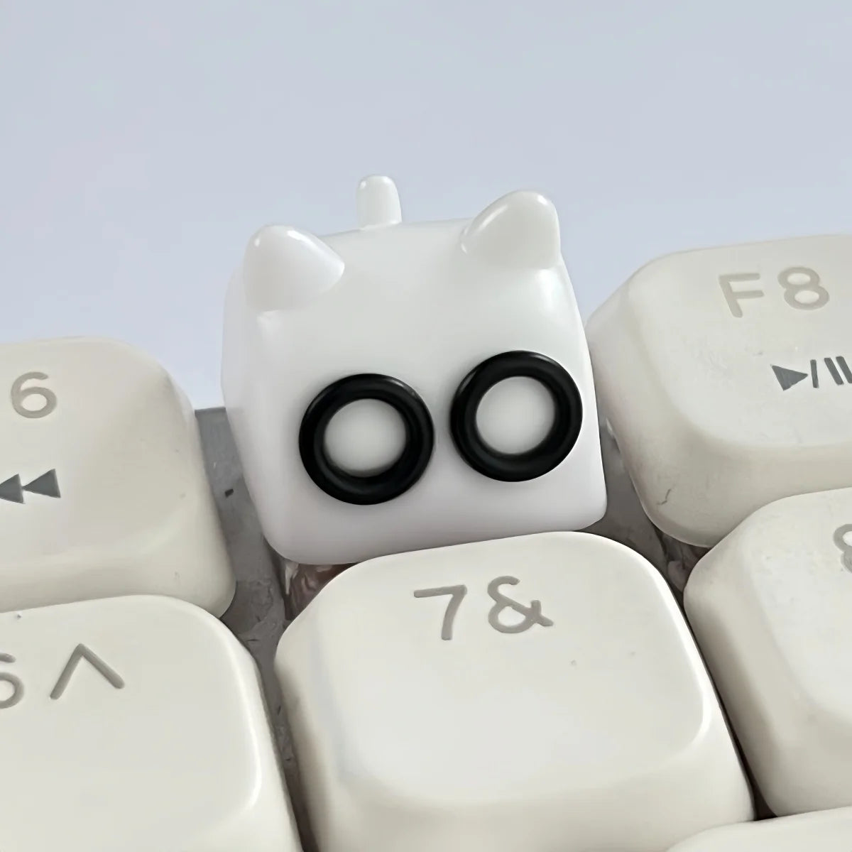 Anime Cute Little Cat Keycap Cartoon Cat Personalized Resin Kawaii Cartoon Girl MX Switch Keycaps Creative Keyboard Caps
