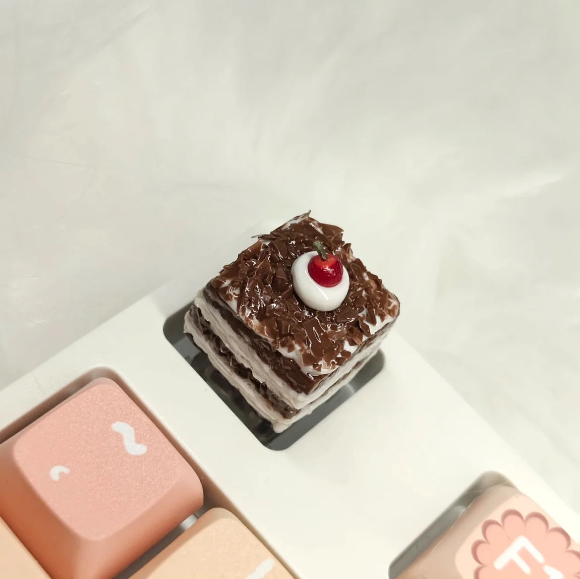 Cute Cake Keycaps Kawaii Clay Keyboard Caps Niche Food Toys Keycap Customized Clay Manual Cross Shaft Mechanical Keyboard Caps